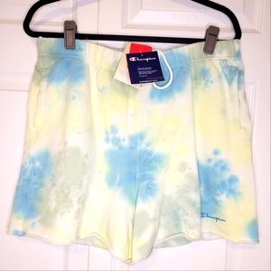 Champion woman's boyfriend shorts tie dye NWT LARGE